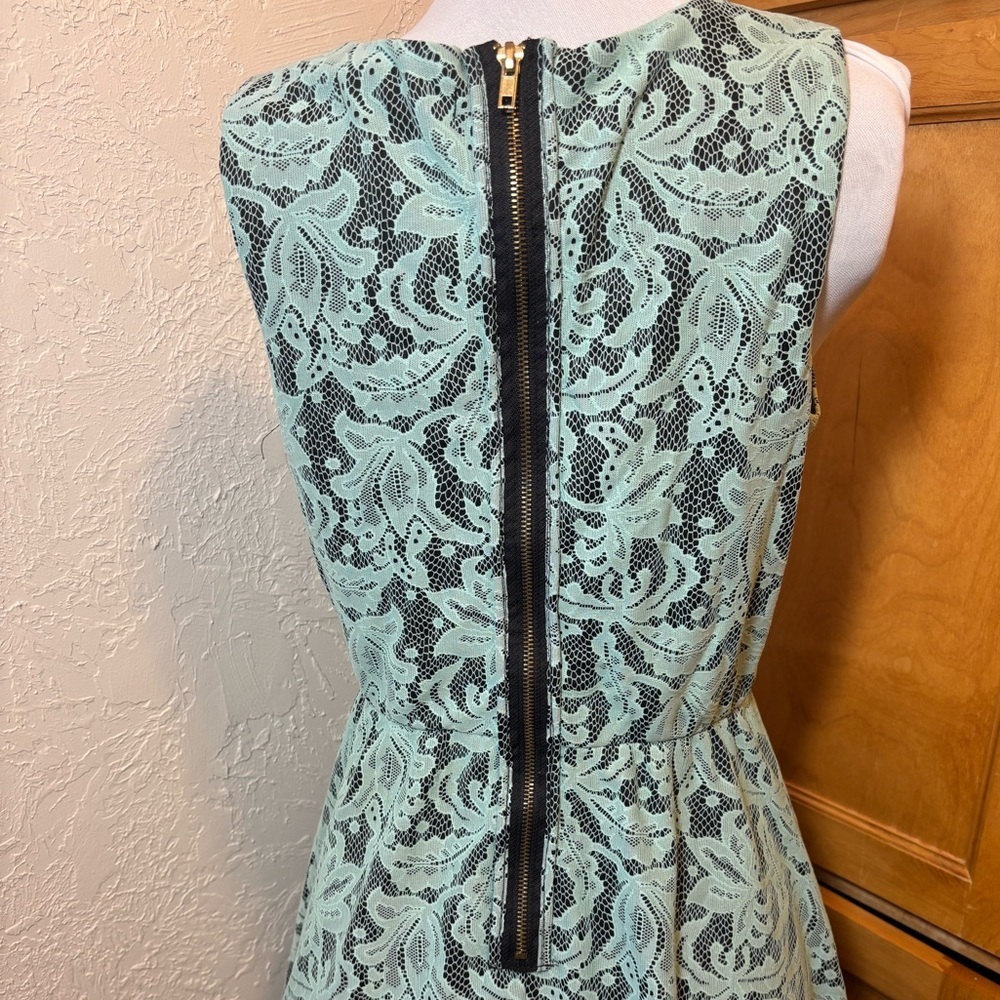 HeartSoul Green Sleeveless dress - Picture 3 of 9